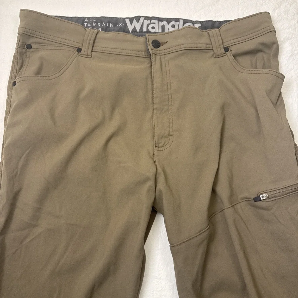 Wrangler ATG Utility Pants Mens Sz 38/32 Brown 10NT645MO